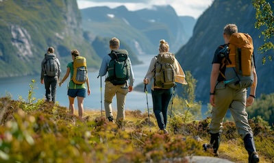 Norwegisch Sprachreise Aktivurlaub Gruppe Wandern Fjord