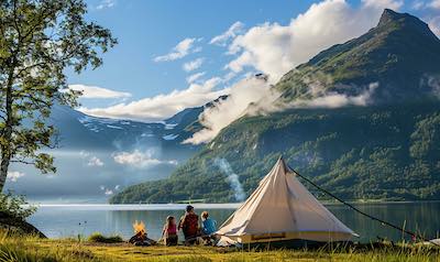 Zelten in Norwegen am Fjord