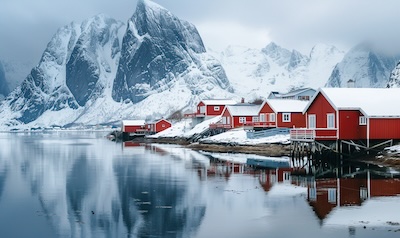 Reine Lofoten Rorbu Fischerhütten Berge Norwegen