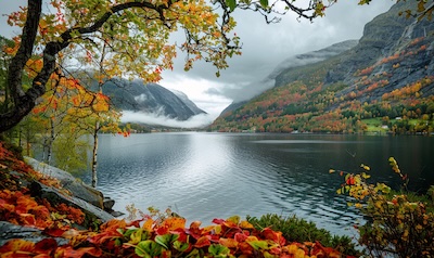 Farben auf Norwegisch Herbstlandschaft Fjord