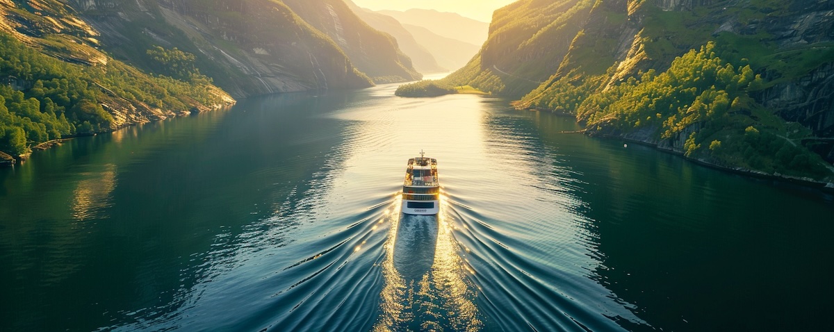 Einreise nach Norwegen – Fähre durch den Fjord